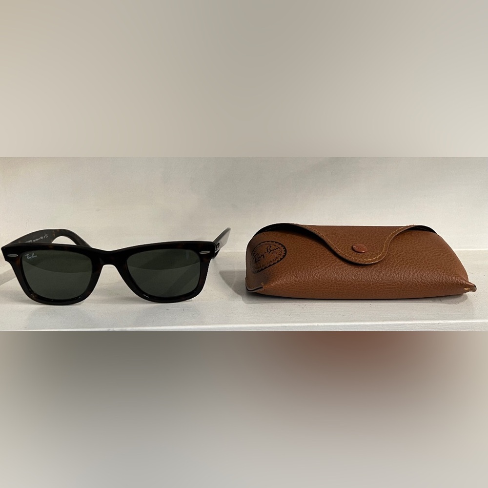Unisex Vintage RayBan Wayfarer Sunglasses